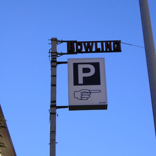 insegna cassone bifacciale luminoso